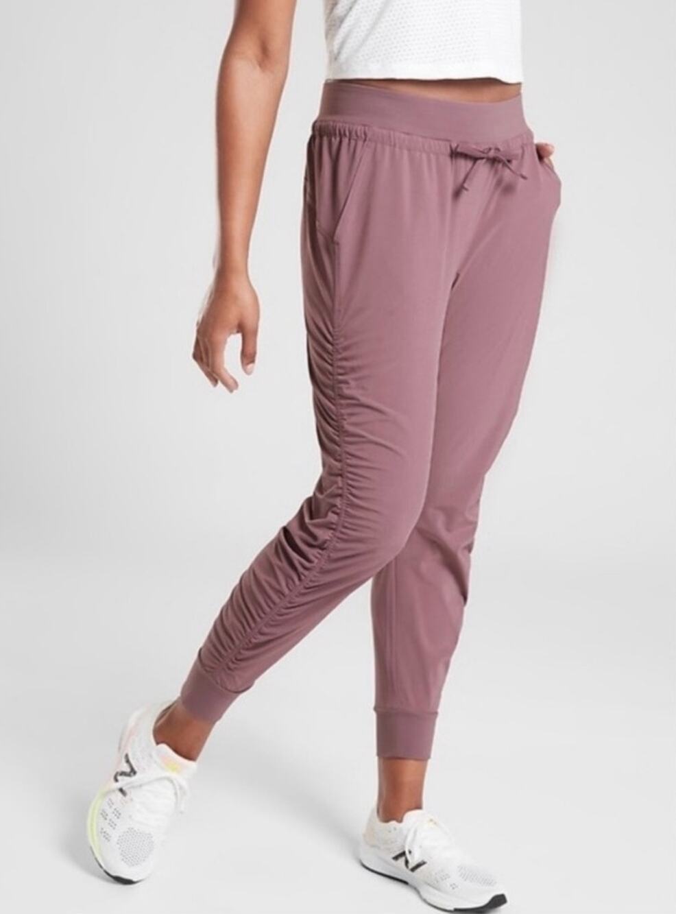 Athleta Attitude Pant Size 6 Tall Mid Rise Athleisure Joggers Pockets Stretch